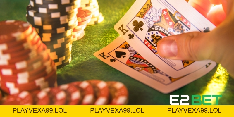 Poker E2BET: Hướng Dẫn Cơ Bản Dành Cho Người Mới Chơi